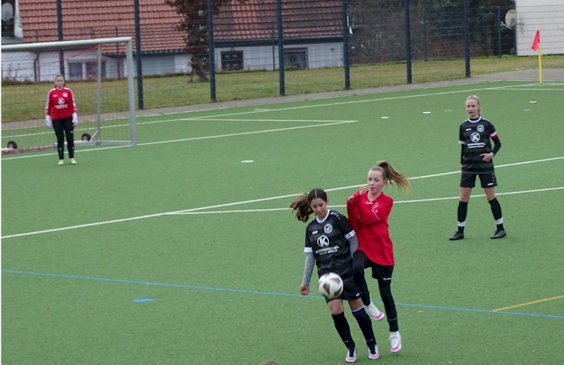 Testspiel im neuen Trikot