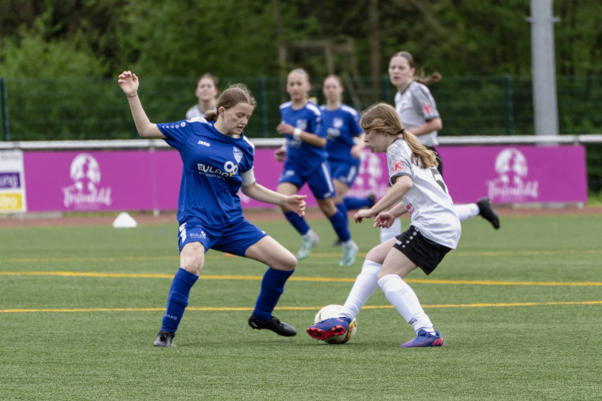 Sieg und Tabellenführung Sieg und Tabellenführung