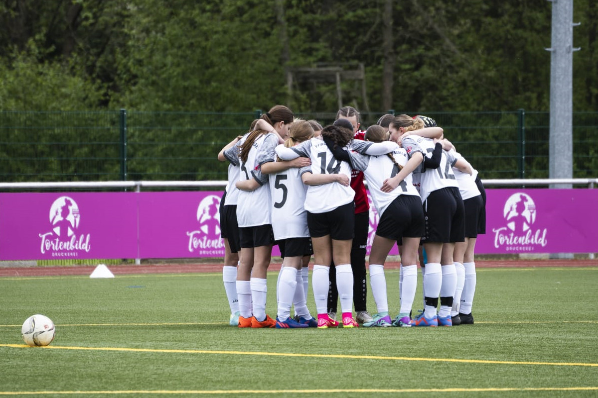 Sieg und Tabellenführung Sieg und Tabellenführung