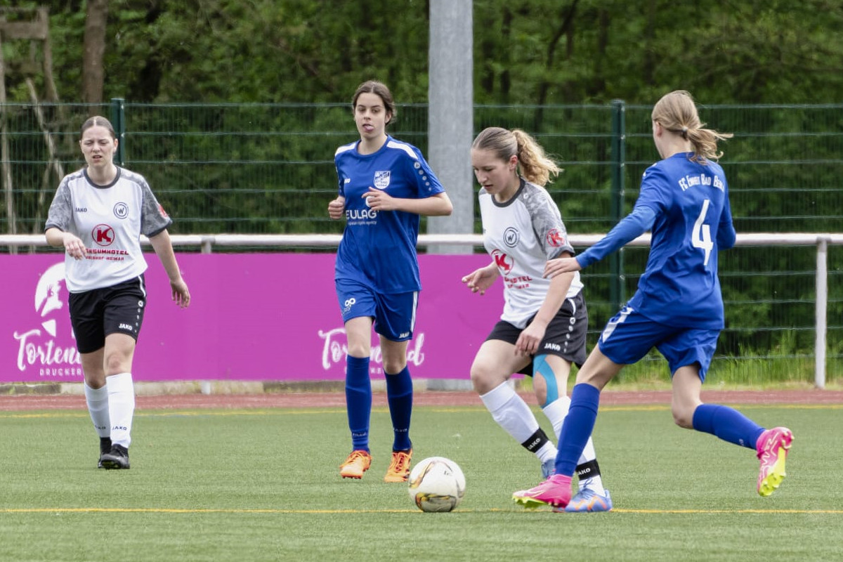 Sieg und Tabellenführung Sieg und Tabellenführung