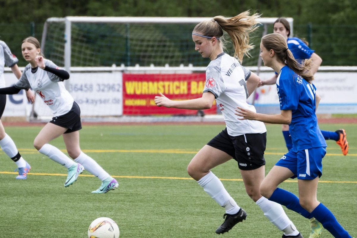 Sieg und Tabellenführung Sieg und Tabellenführung