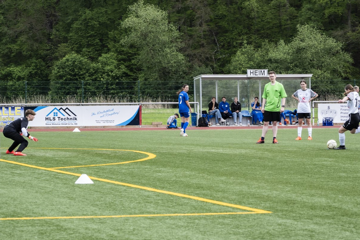 Sieg und Tabellenführung Sieg und Tabellenführung