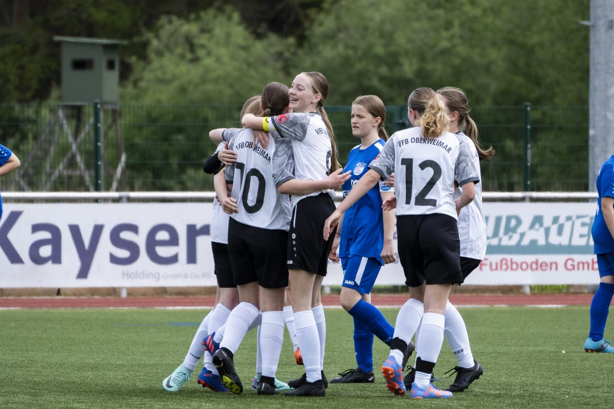 Sieg und Tabellenführung Sieg und Tabellenführung