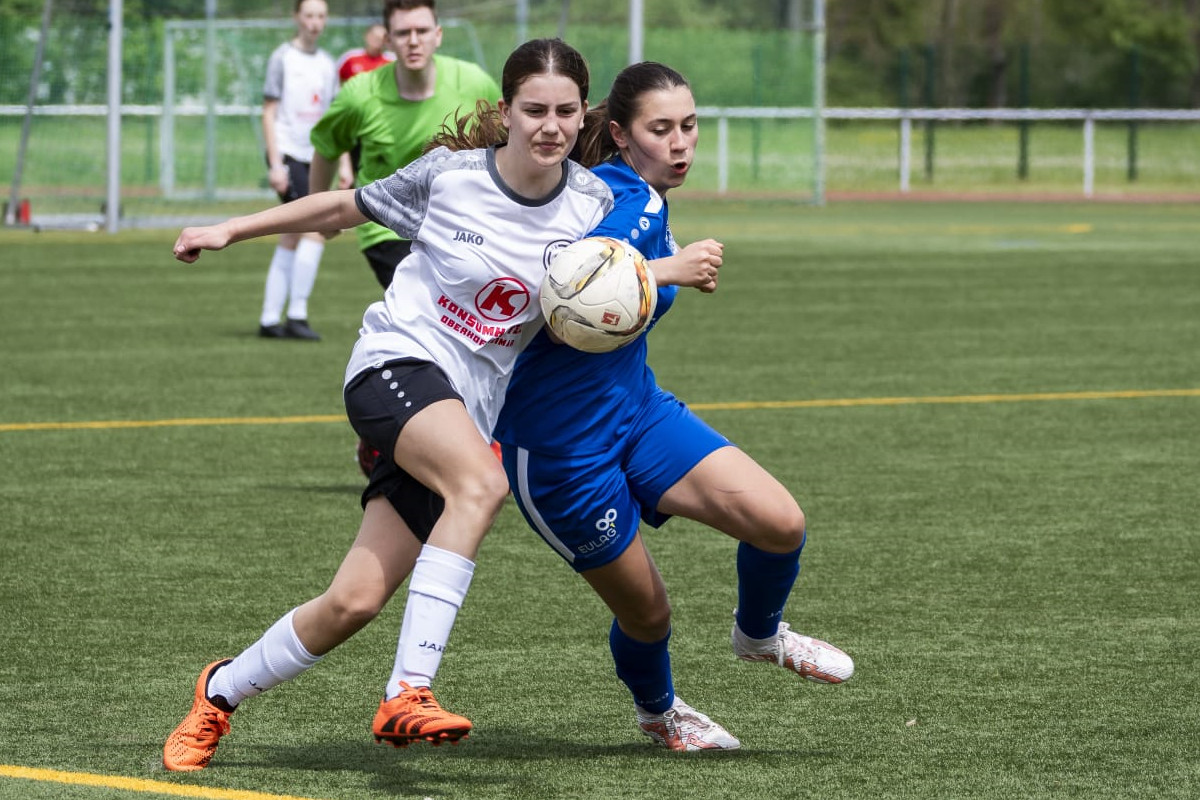 Sieg und Tabellenführung Sieg und Tabellenführung