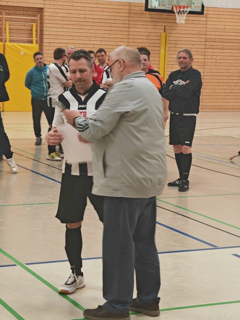 4. Platz bei den Hallenlandesmeisterschaften Ü40 4. Platz bei den Hallenlandesmeisterschaften Ü40