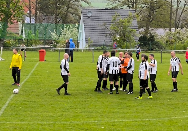 Sieg zum Wochenendauftakt