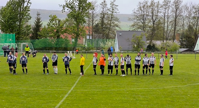 Sieg zum Wochenendauftakt