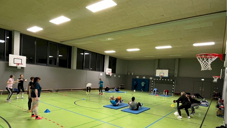 Hochmotivierte Fitnessfrauen