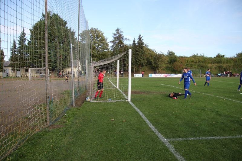 Schweres Spiel in Berlstedt - 1. Herren gewinnen 3:1