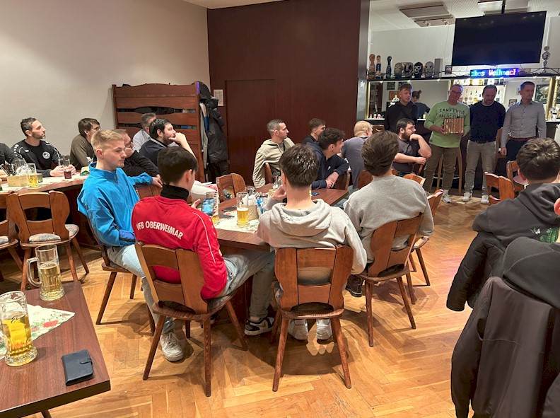 Weihnachtsfeier unserer Herrenmannschaften Weihnachtsfeier unserer Herrenmannschaften