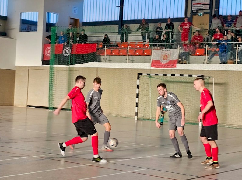 Zweiter Platz beim Zwischenrundenturnier - Herren ziehen in Finalturnier ein Zweiter Platz beim Zwischenrundenturnier - Herren ziehen in Finalturnier ein