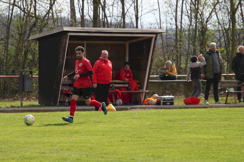 Rückrundenstart geglückt - Erste gewinnt in Pfiffelbach Rückrundenstart geglückt - Erste gewinnt in Pfiffelbach