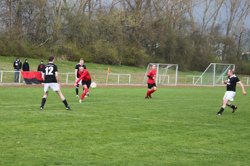 Rückrundenstart geglückt - Erste gewinnt in Pfiffelbach Rückrundenstart geglückt - Erste gewinnt in Pfiffelbach