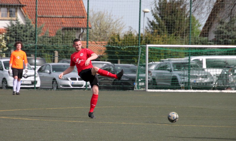 Kantersieg gegen Berlstedt - Erste gewinnt 12:0 Kantersieg gegen Berlstedt - Erste gewinnt 12:0