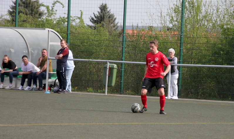 Kantersieg gegen Berlstedt - Erste gewinnt 12:0 Kantersieg gegen Berlstedt - Erste gewinnt 12:0