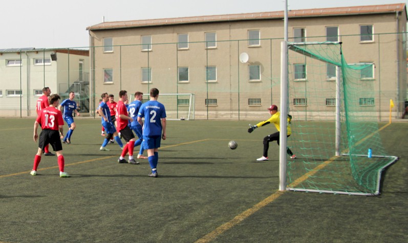 Kantersieg gegen Berlstedt - Erste gewinnt 12:0 Kantersieg gegen Berlstedt - Erste gewinnt 12:0