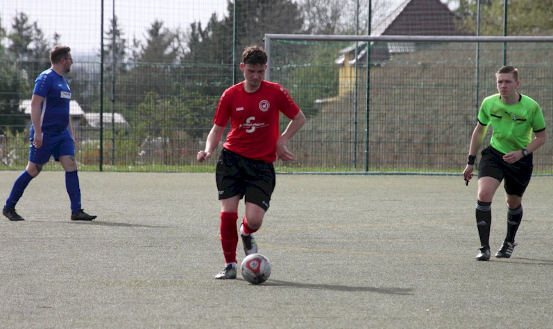 Kantersieg gegen Berlstedt - Erste gewinnt 12:0 Kantersieg gegen Berlstedt - Erste gewinnt 12:0