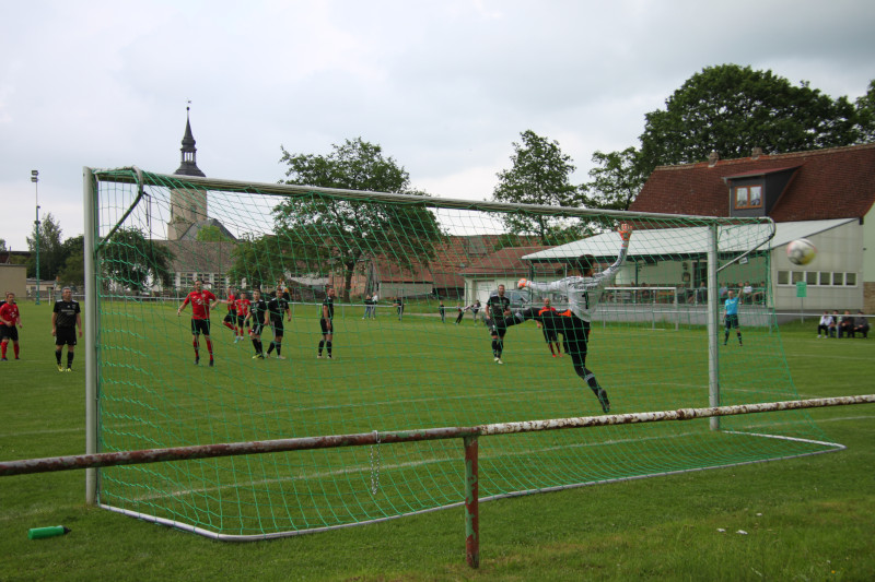 VfB gewinnt auch in Niedertrebra - Erste erkämpft ein 2:0