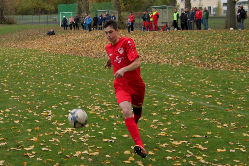 Krummi stellt das Spiel auf Sieg – Die 2. Herren sind Herbstmeister