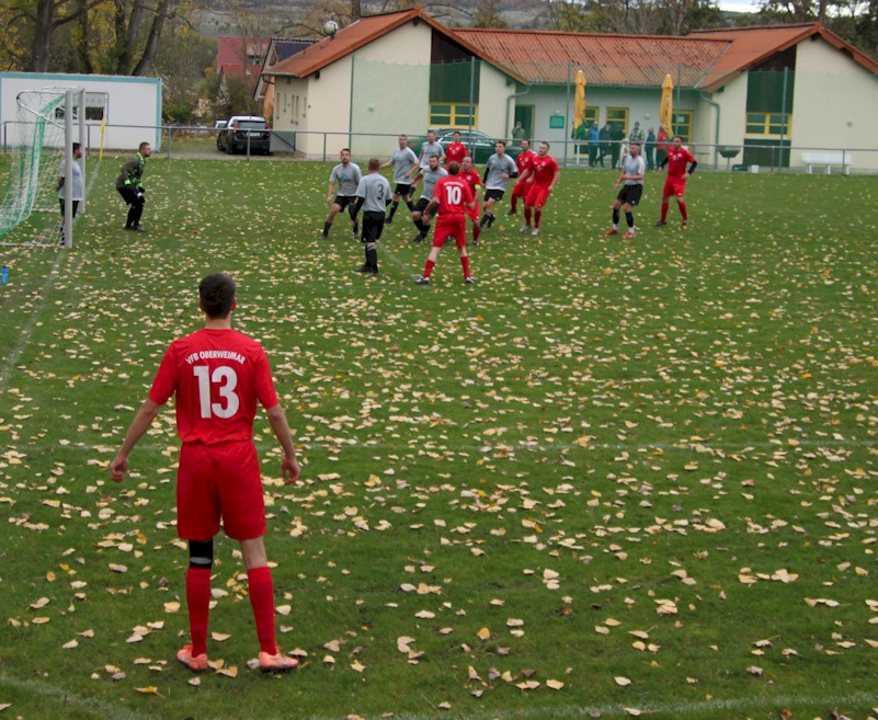 Krummi stellt das Spiel auf Sieg – Die 2. Herren sind Herbstmeister