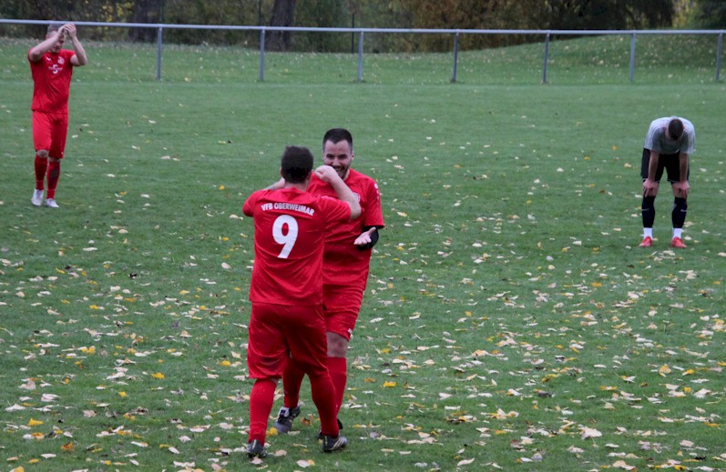 Krummi stellt das Spiel auf Sieg – Die 2. Herren sind Herbstmeister