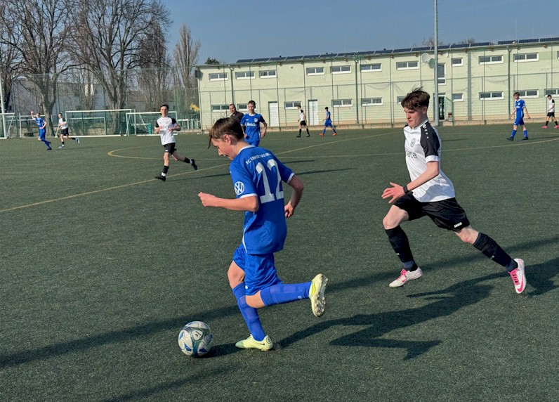 Sieg im Rückrundenauftakt Sieg im Rückrundenauftakt