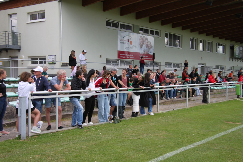 Fienaaale-o-ohhh Fienaaale-o-ohhh