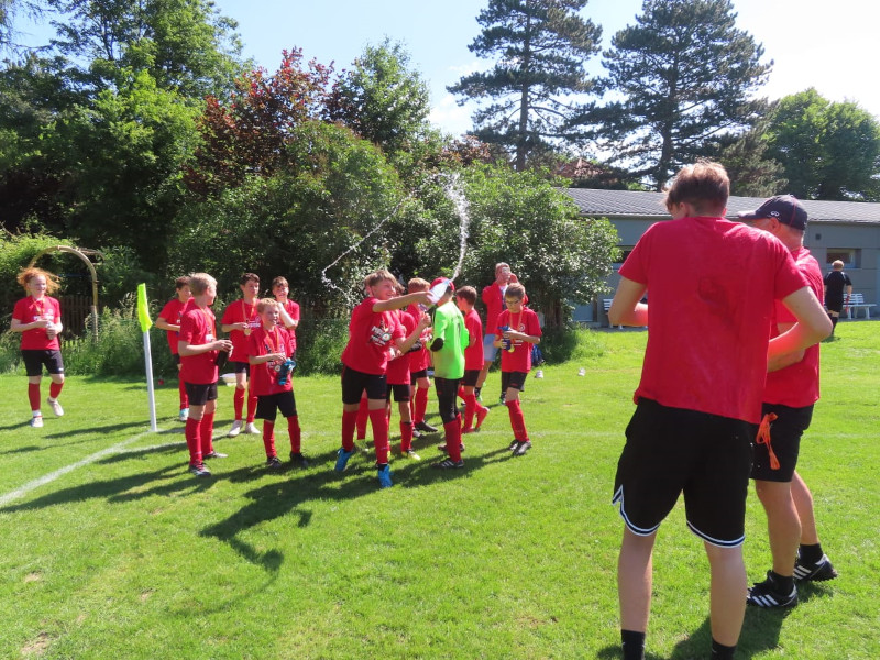 D2 gewinnen Meisterschaft D2 gewinnen Meisterschaft