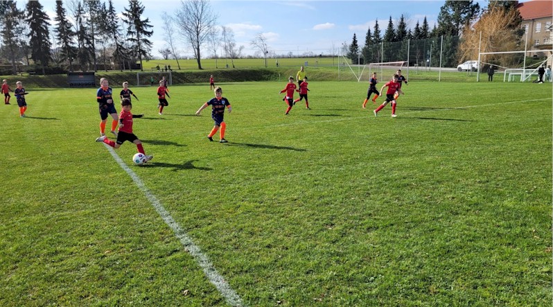 Mit einem 3:7 gewinnt unsere E2 bei schönstem Fußballwetter in Isseroda