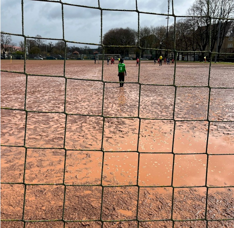 Schlammschlacht ohne Happy End Schlammschlacht ohne Happy End