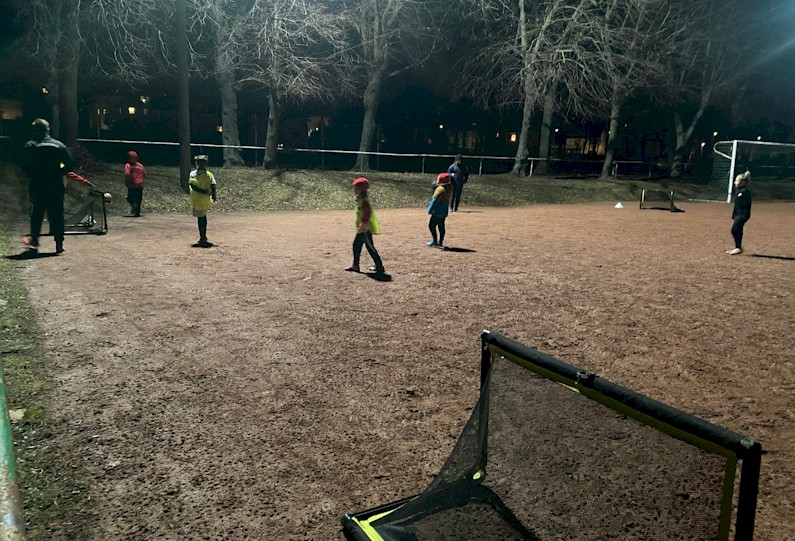 Training unter Flutlicht Training unter Flutlicht