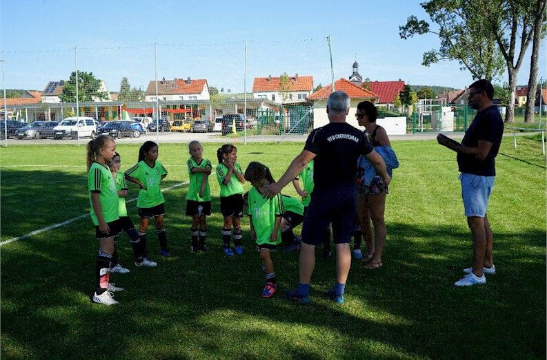E-Juniorinnen VfB Oberweimar - Holpriger Start in die neue Saison E-Juniorinnen VfB Oberweimar - Holpriger Start in die neue Saison