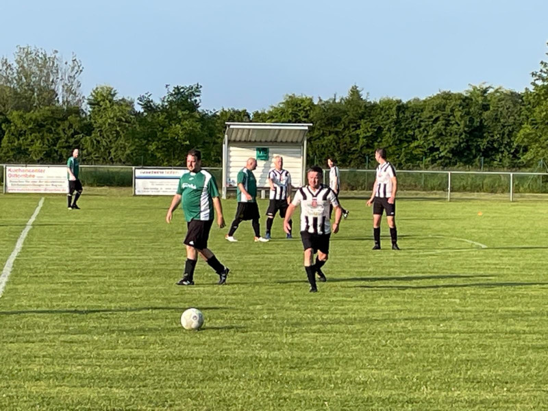 Sieg zum Wochenendauftakt