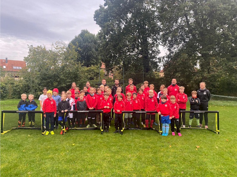 1.Tag im Herbstfußballcamp und neue Minitore von der Firma IBU-tec aus Weimar