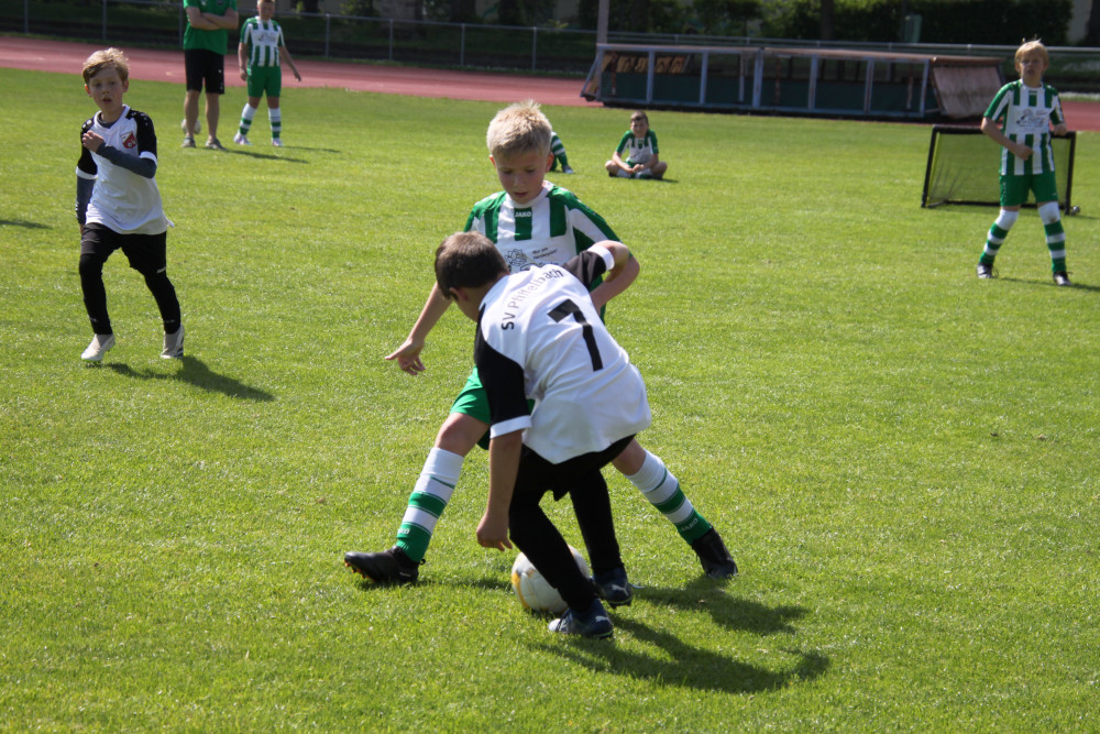 Kinderfußballturnier mit vielen Toren Kinderfußballturnier mit vielen Toren