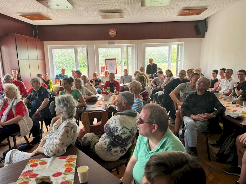 Doppel-Olympiasieger im Marathon Waldemar Cierpinski zu Gast beim VfB Oberweimar Doppel-Olympiasieger im Marathon Waldemar Cierpinski zu Gast beim VfB Oberweimar