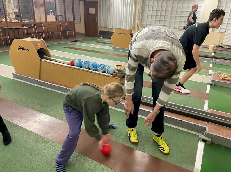 Zu Besuch auf der Kegelbanhn Zu Besuch auf der Kegelbanhn