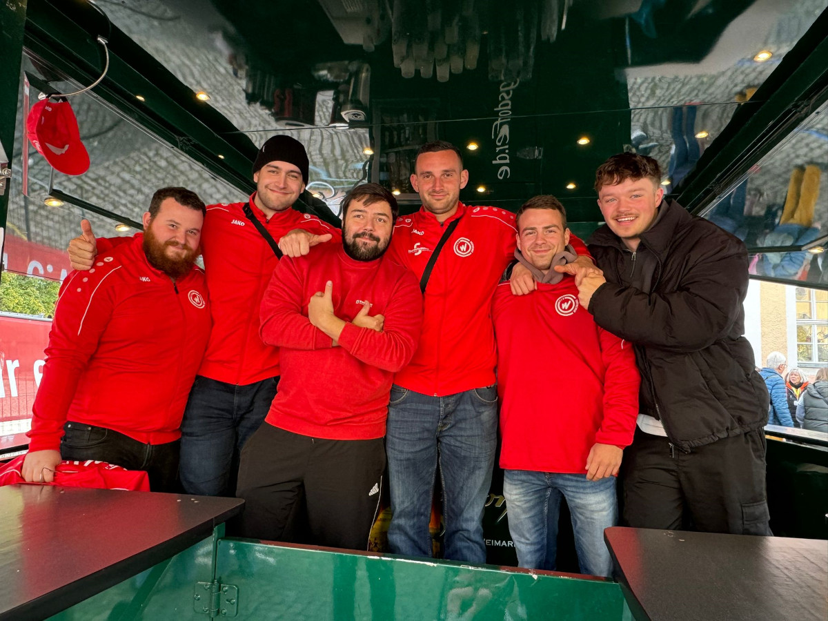 Neue Fotos vom VfB-Bierstand auf dem Zwiebelmarkt