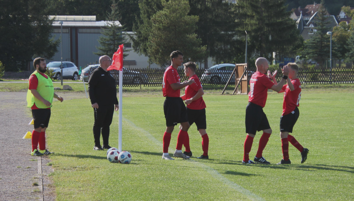 Traumtore inklusive - Erste gewinnt 4:1 in Kranichfeld Traumtore inklusive - Erste gewinnt 4:1 in Kranichfeld
