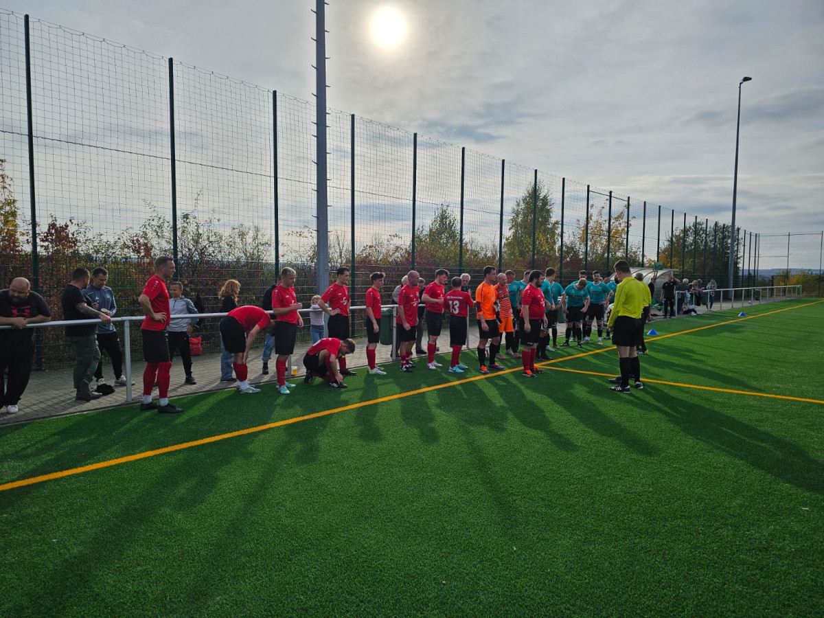 Bitteres Pokalaus - Erste verliert gegen Oberweißbach 1:3 Bitteres Pokalaus - Erste verliert gegen Oberweißbach 1:3