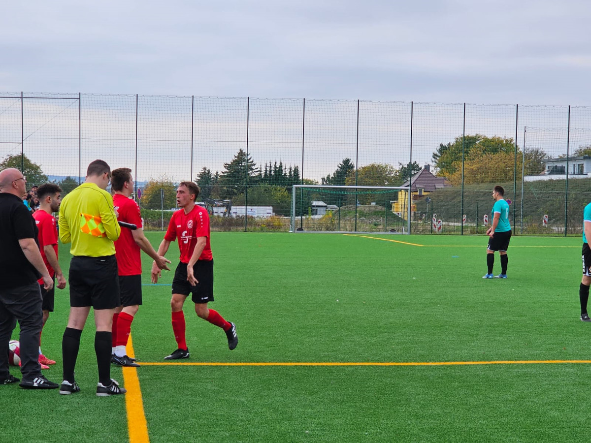 Bitteres Pokalaus - Erste verliert gegen Oberweißbach 1:3 Bitteres Pokalaus - Erste verliert gegen Oberweißbach 1:3