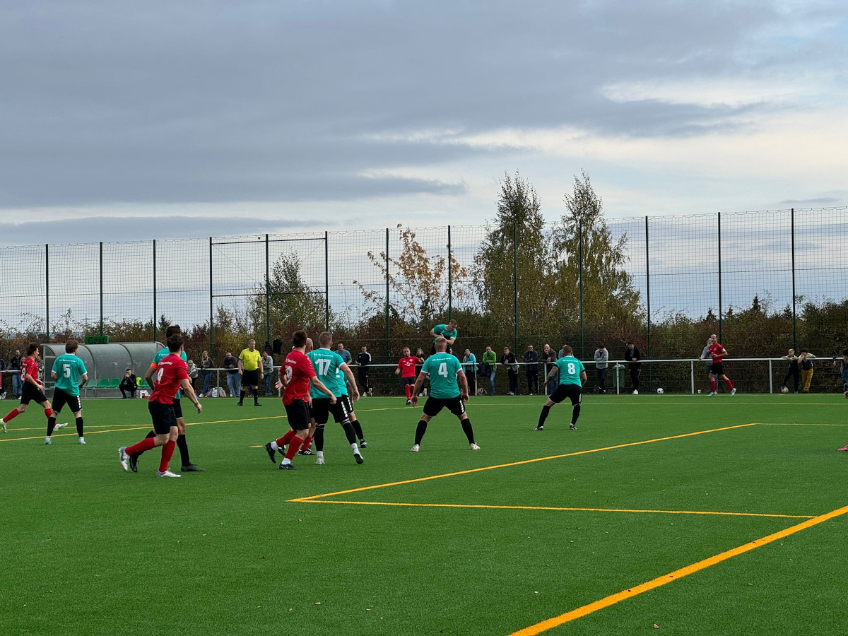 Bitteres Pokalaus - Erste verliert gegen Oberweißbach 1:3 Bitteres Pokalaus - Erste verliert gegen Oberweißbach 1:3
