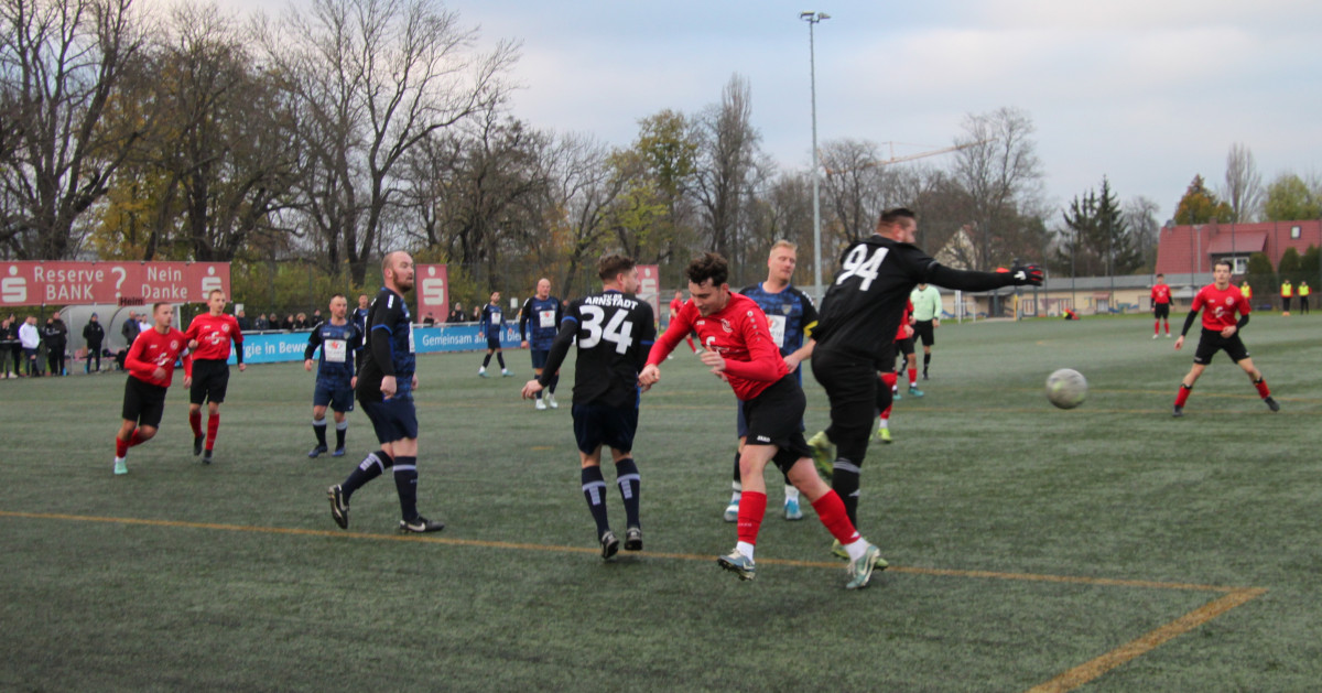 Sieg im Spitzenspiel - Erste erkämpft 1:0 in Arnstadt