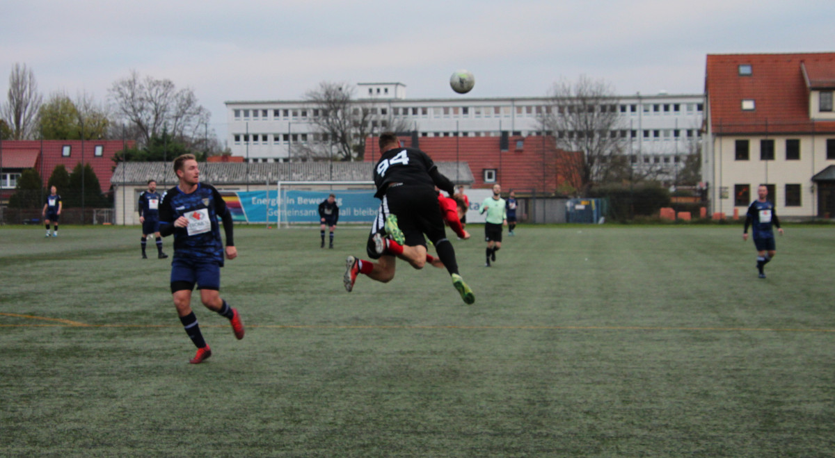 Sieg im Spitzenspiel - Erste erkämpft 1:0 in Arnstadt