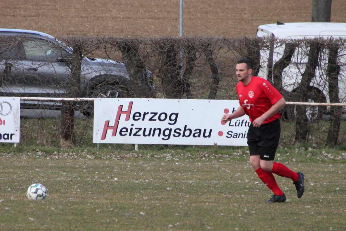 Torloses Spitzenspiel - Erste holt Remis beim Weimarer SV