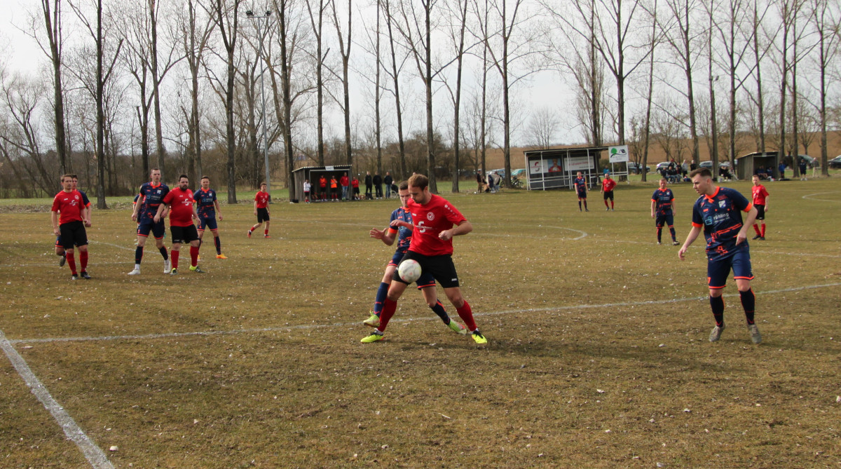 Torloses Spitzenspiel - Erste holt Remis beim Weimarer SV