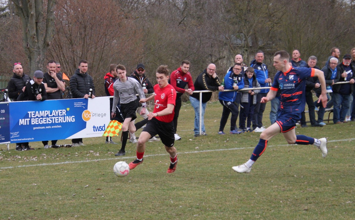 Torloses Spitzenspiel - Erste holt Remis beim Weimarer SV