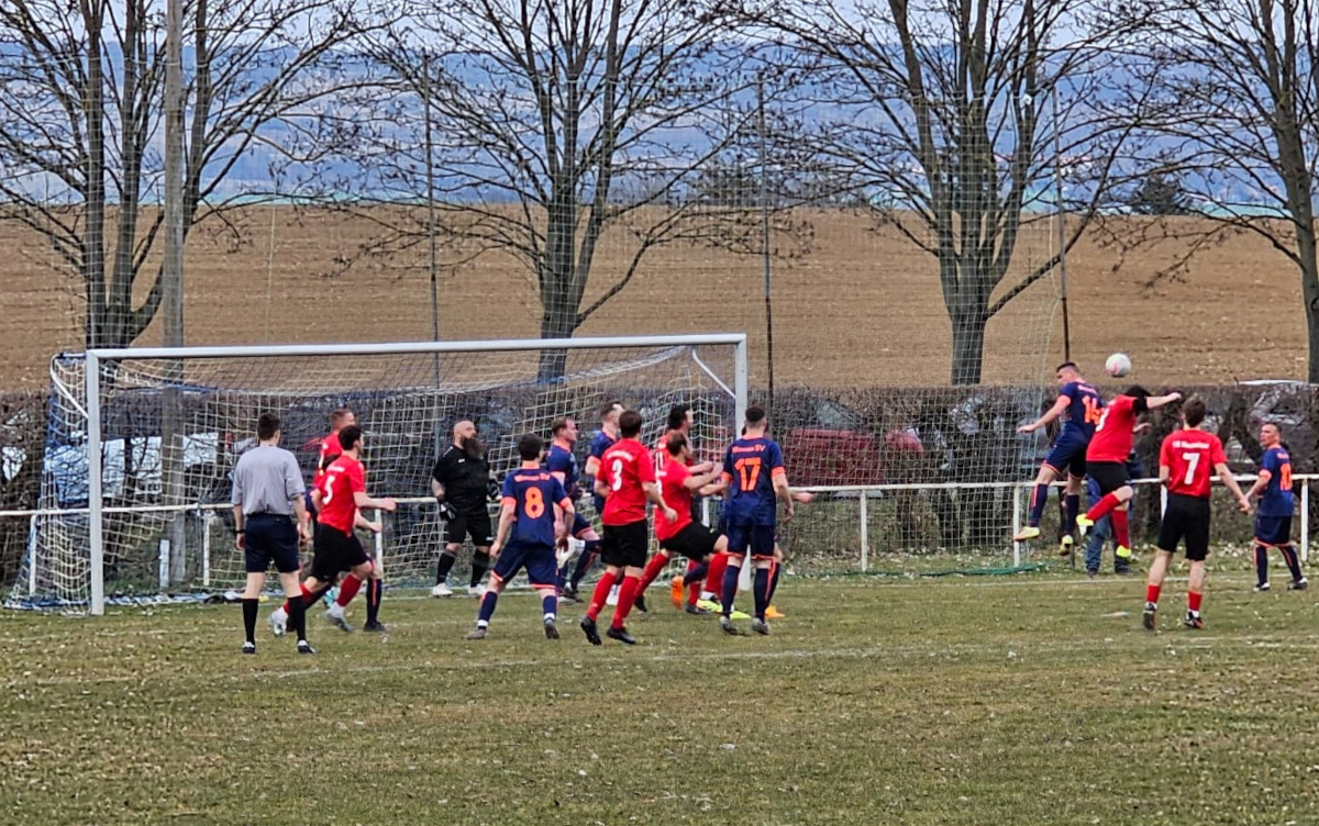 Torloses Spitzenspiel - Erste holt Remis beim Weimarer SV