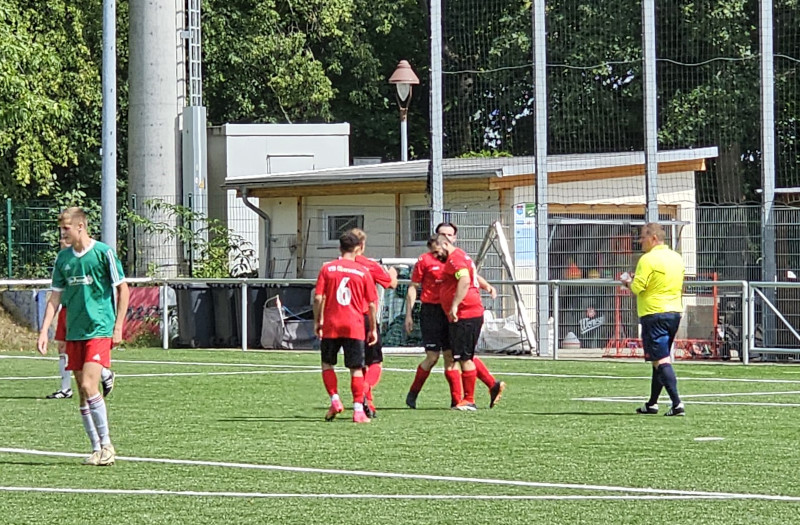 Gelungener Kreisligastart - 1. Herren besiegen Großschwabhausen 6:1 Gelungener Kreisligastart - 1. Herren besiegen Großschwabhausen 6:1