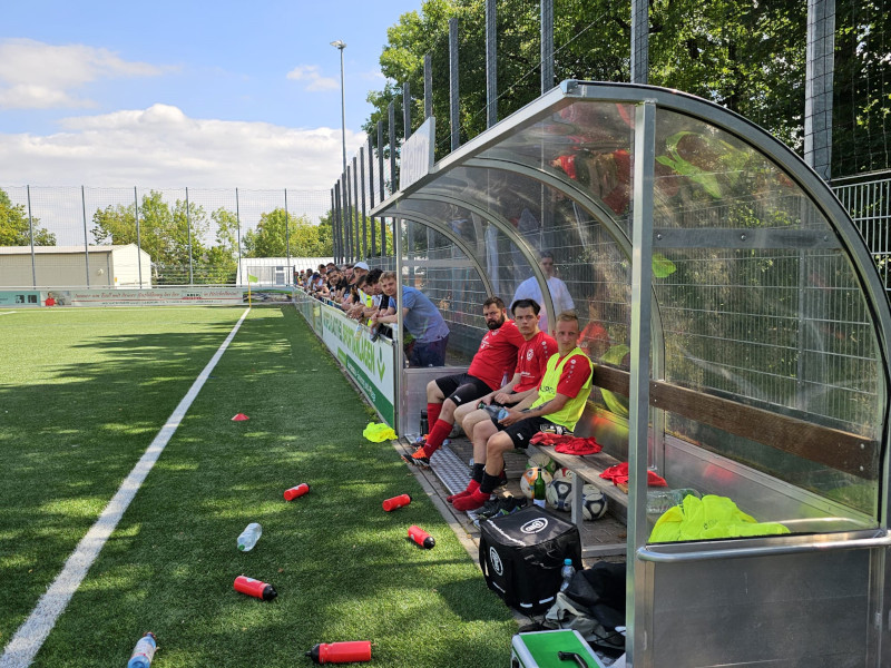 Gelungener Kreisligastart - 1. Herren besiegen Großschwabhausen 6:1 Gelungener Kreisligastart - 1. Herren besiegen Großschwabhausen 6:1